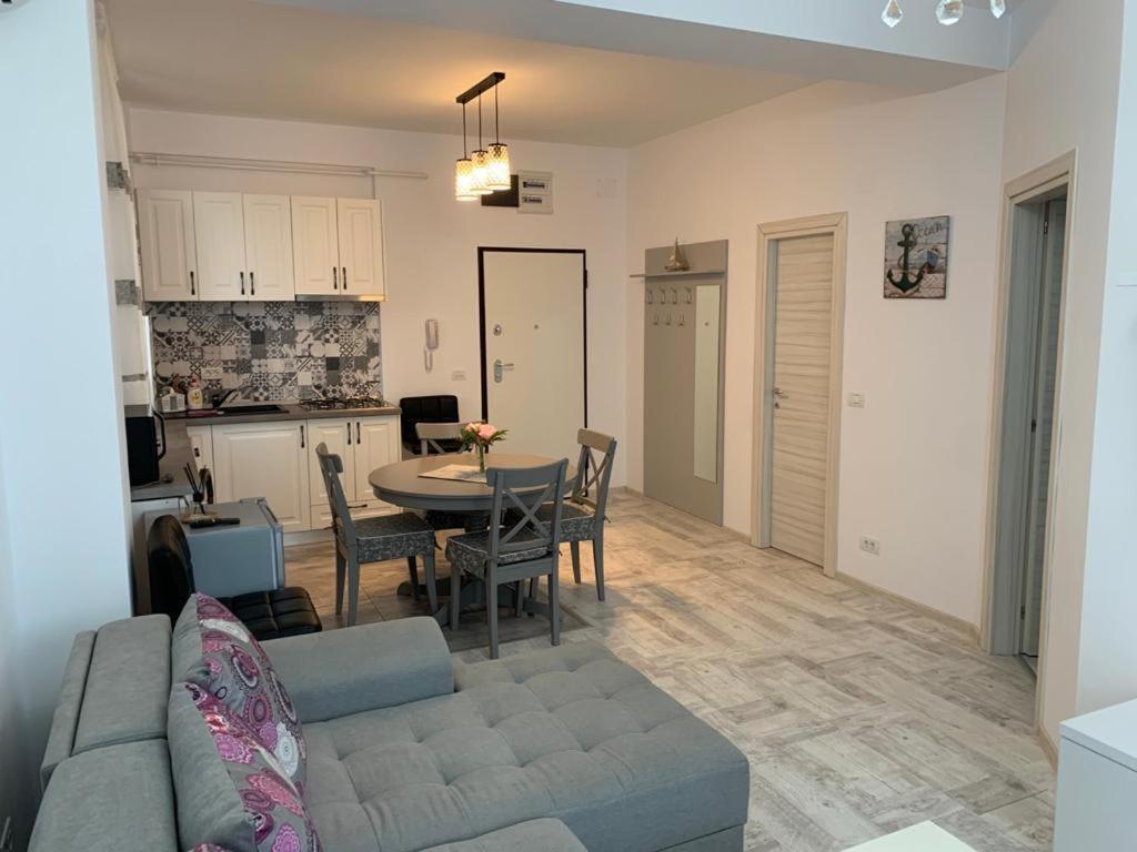 Iris Apartment Navodari Exterior photo