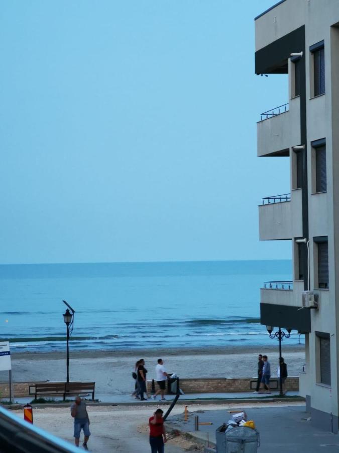 Iris Apartment Navodari Exterior photo